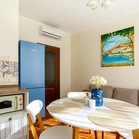 Tuscan Inspiration In Arcadia Apartman Odessza