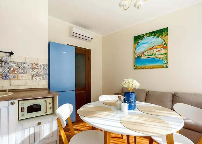 Tuscan Inspiration In Arcadia Apartman Odessza